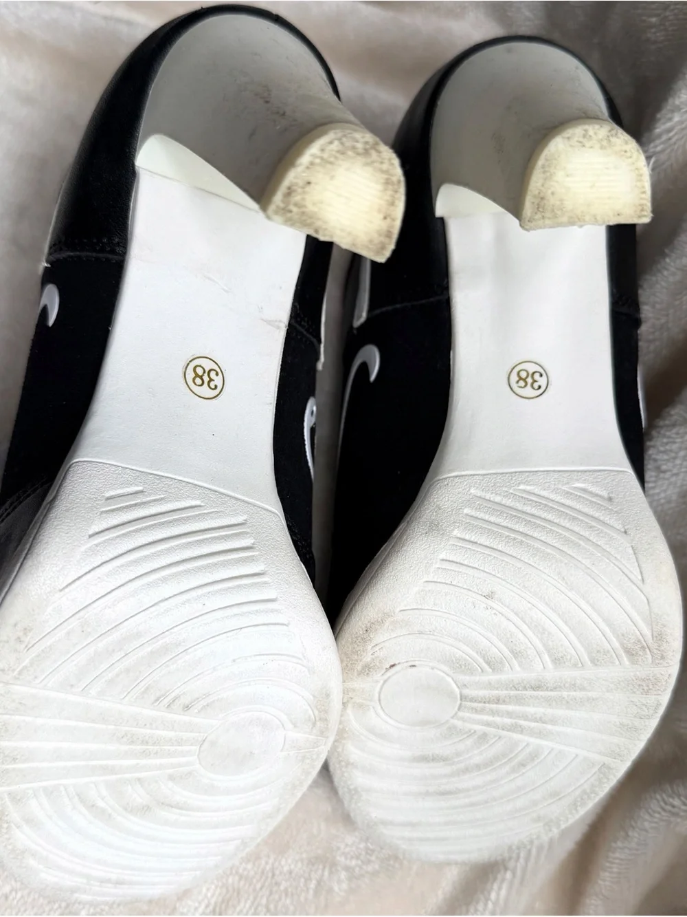 Black and White Heeled Sneaker - Sporty Chic - Picture 5 of 5
